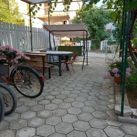 Zlotrg Apartment Vodice