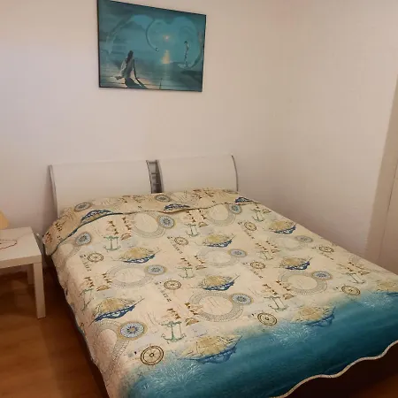 Zlotrg Apartment *